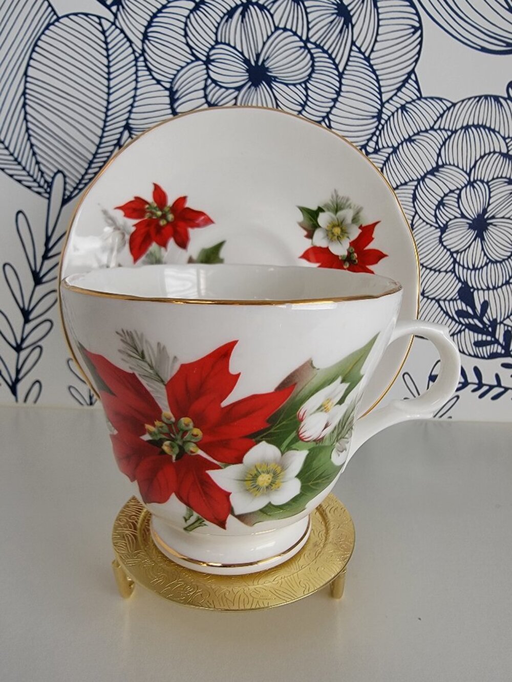 Vintage Crown Trent Teacup & saucer Poinsettias Christmas holidays festive party